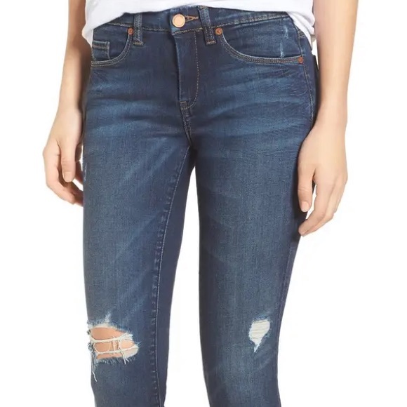 BLANKNYC Distressed Skinny Jeans - Picture 4 of 8